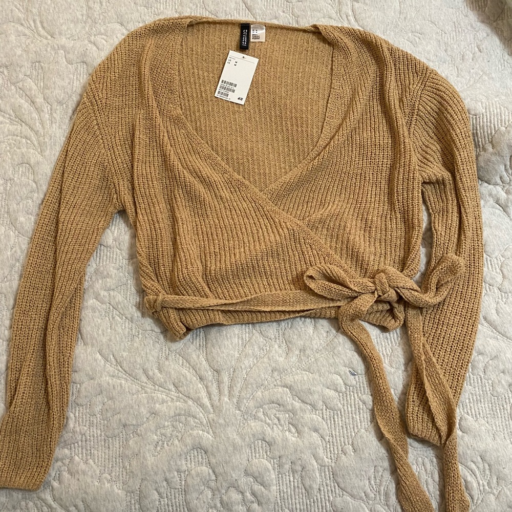 H & M sweater